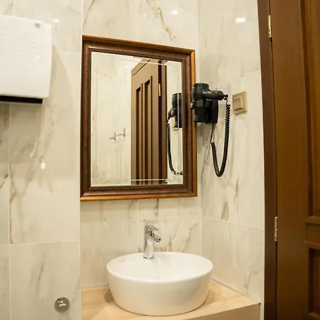 Gasthof Rahat In Old Town - Free Private Parking 3*